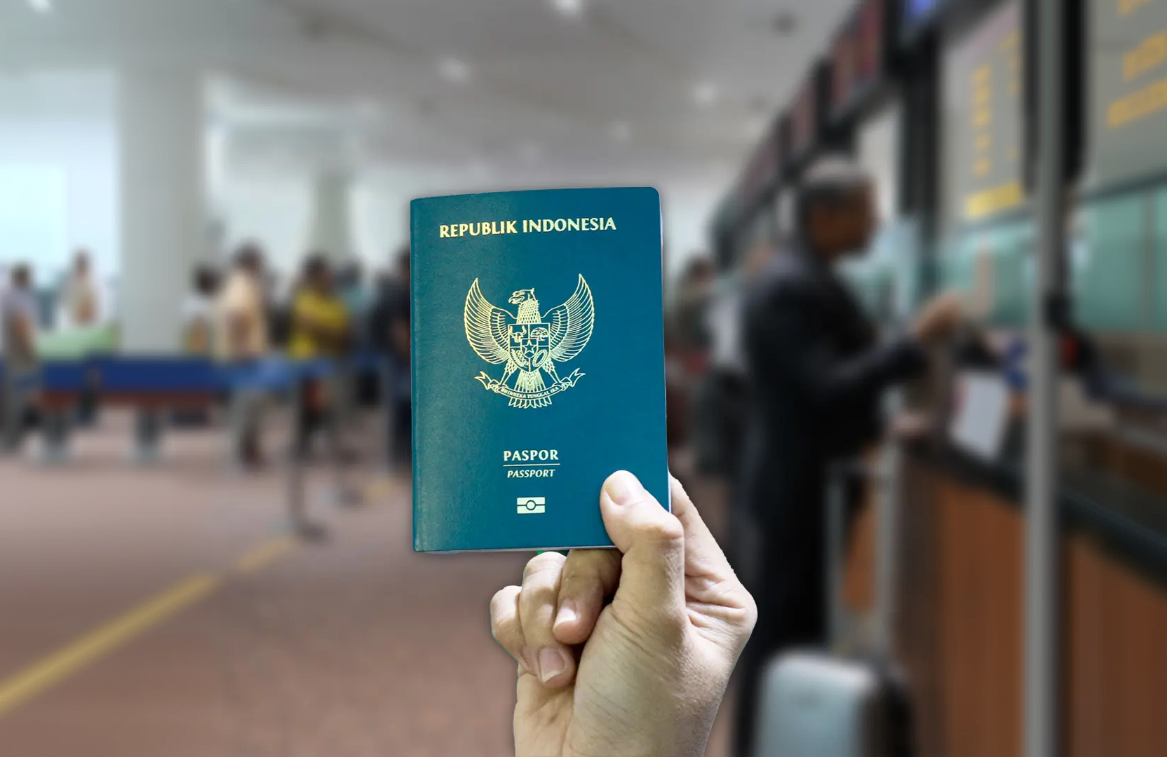 Pemohon menunjukkan Paspor Republik Indonesia